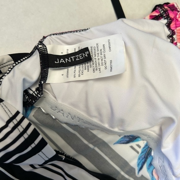 Jantzen tankini swim suit top with scoop neck & H back straps. Sz 6. M18 - Picture 8 of 10